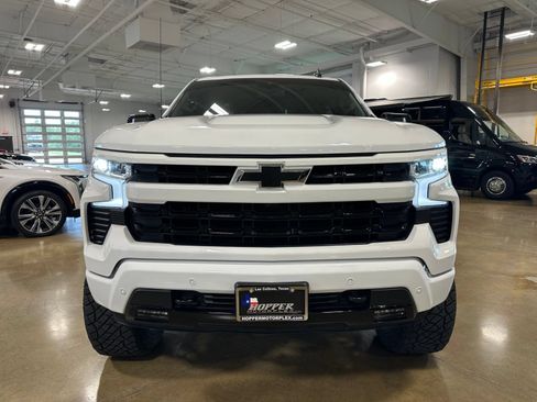 Used 2024 Chevrolet Silverado 1500 RST AWD/4WD image 2