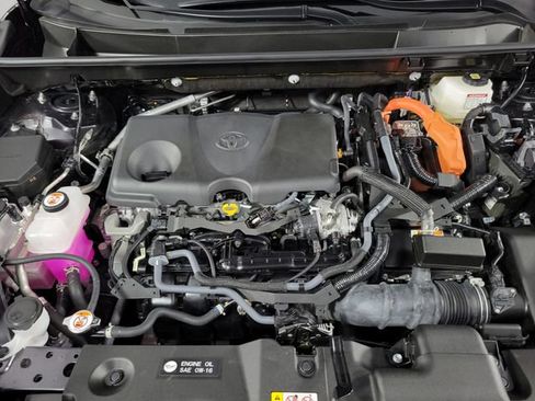 Used 2025 Toyota RAV4 XLE AWD/4WD image 11