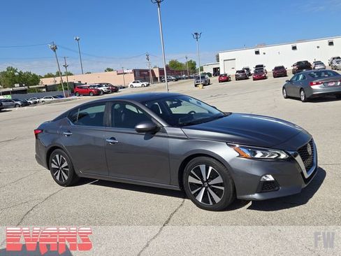 Used 2022 Nissan Altima 2.5 SV FWD image 2