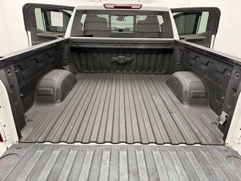 Used 2022 Chevrolet Silverado 1500 LT Trail Boss w/ LT Trail Boss Premium Package AWD/4WD image 31