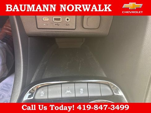 Used 2023 Buick Encore GX Preferred w/ Cold Weather Comfort Package FWD image 27