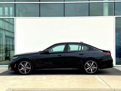 New 2026 BMW 550e xDrive w/ Executive Package image 8