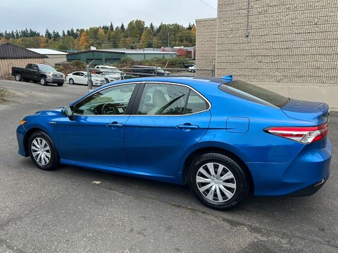 Used 2020 Toyota Camry LE w/ Fleet Convenience Package image 7