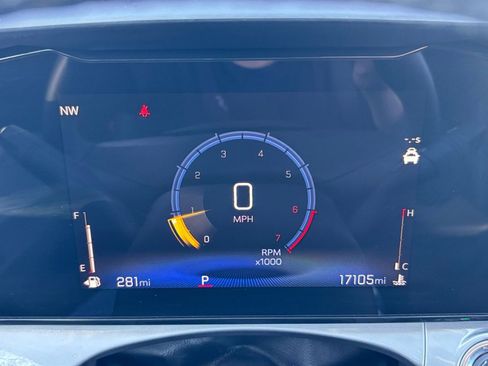 Used 2025 Chevrolet Trax LT w/ LT Convenience Package image 42