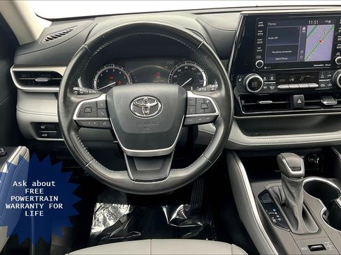 Used 2022 Toyota Highlander XLE AWD/4WD image 6