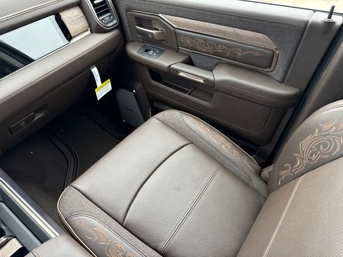 New 2026 RAM 2500 Limited AWD/4WD image 13