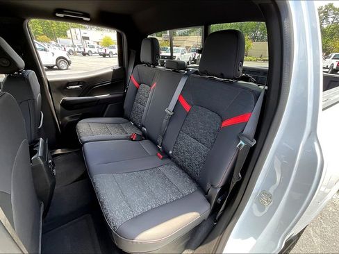 Used 2024 Chevrolet Colorado Z71 w/ Z71 Convenience Package 2 image 26