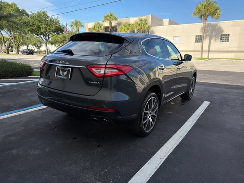 Used 2017 Maserati Levante AWD/4WD image 35