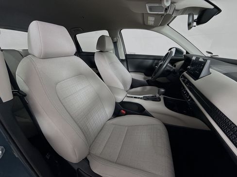 Certified 2026 Honda HR-V LX image 33
