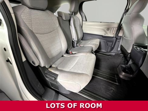 Used 2022 Toyota Sienna LE FWD image 22