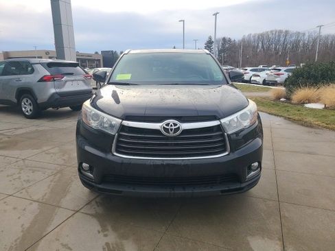 Used 2016 Toyota Highlander Limited image 2