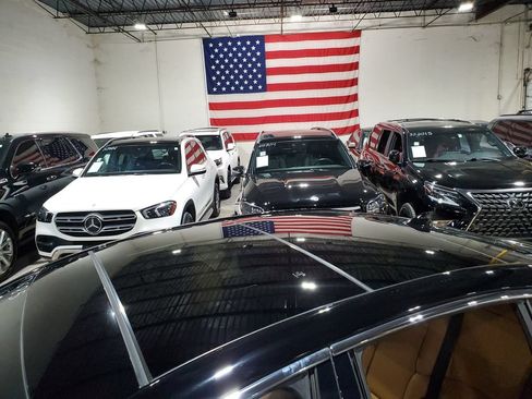 Used 2023 Lexus LS 500 w/ Interior Upgrade Package RWD image 42