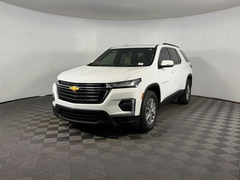 Used 2023 Chevrolet Traverse LT image 4