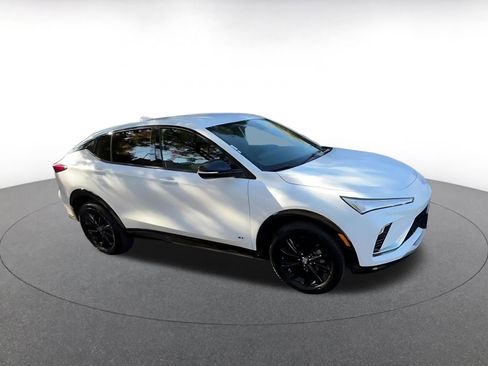 Used 2025 Buick Envista Sport Touring image 2