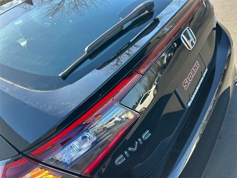 Used 2023 Honda Civic Sport image 18