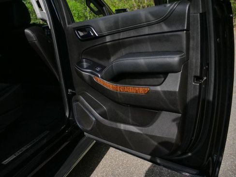 Used 2019 Chevrolet Suburban Premier image 37