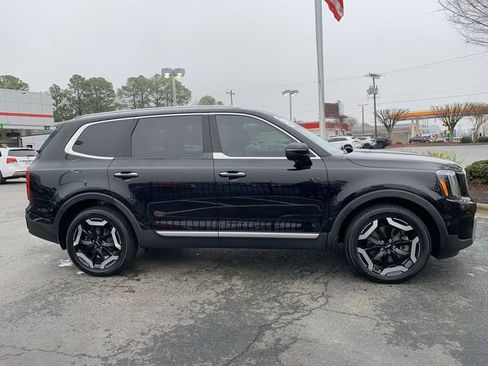 Used 2023 Kia Telluride S image 9