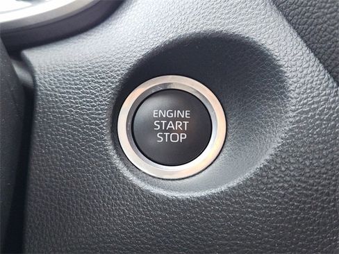 Used 2023 Toyota Corolla Cross XLE image 20