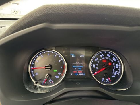 Used 2019 Toyota RAV4 XLE Premium FWD image 11