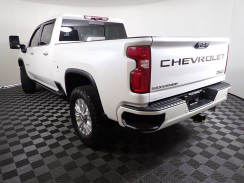 Used 2022 Chevrolet Silverado 3500 High Country w/ Z71 Off-Road Package image 17