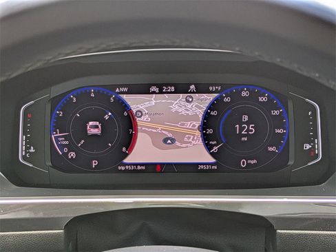 Used 2023 Volkswagen Tiguan SEL R-Line image 3