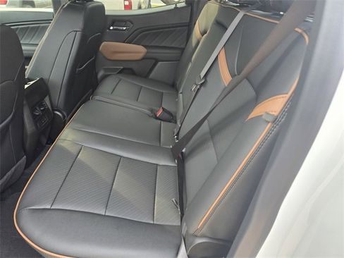 New 2026 GMC Canyon AT4 w/ Technology Plus Package image 9