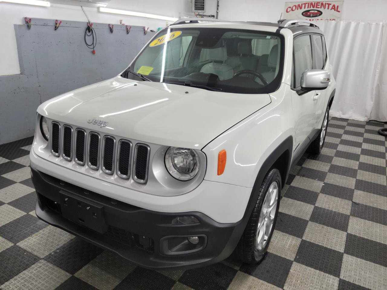 Used 2016 Jeep Renegade Limited AWD/4WD image 11