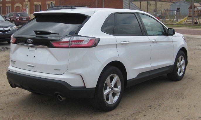 Used 2020 Ford Edge SE FWD image 5