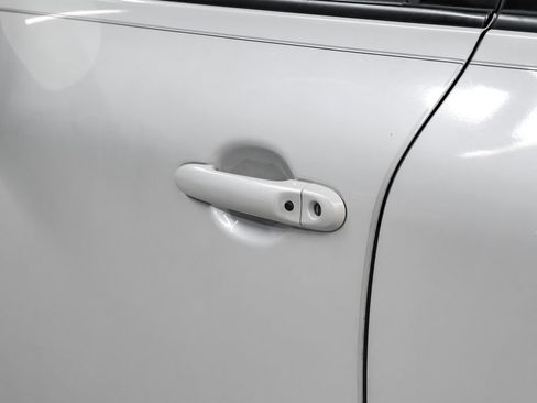 Used 2013 Nissan Juke NISMO FWD image 40