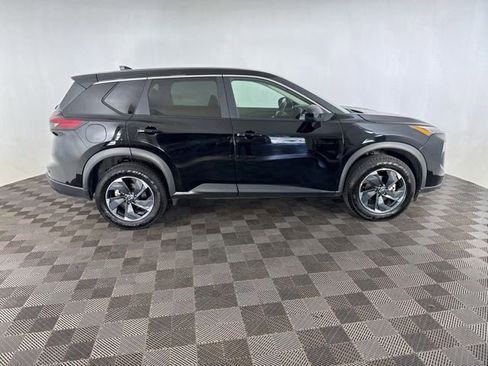 Used 2025 Nissan Rogue SV AWD/4WD image 5