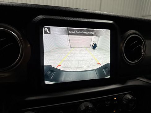Used 2020 Jeep Gladiator Overland AWD/4WD image 15