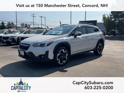 Used 2022 Subaru Crosstrek 2.5i Limited w/ Moonroof Package 2 AWD/4WD image 3