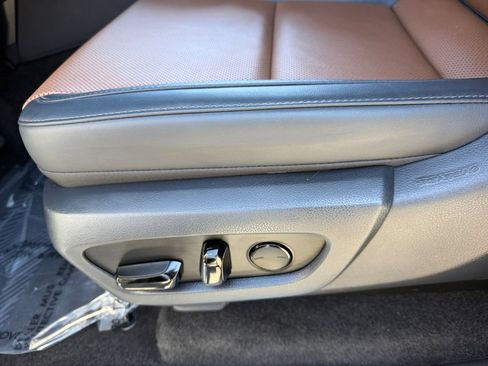 Certified 2024 Lexus GX 550 w/ Accessory Package (Z1) AWD/4WD image 19