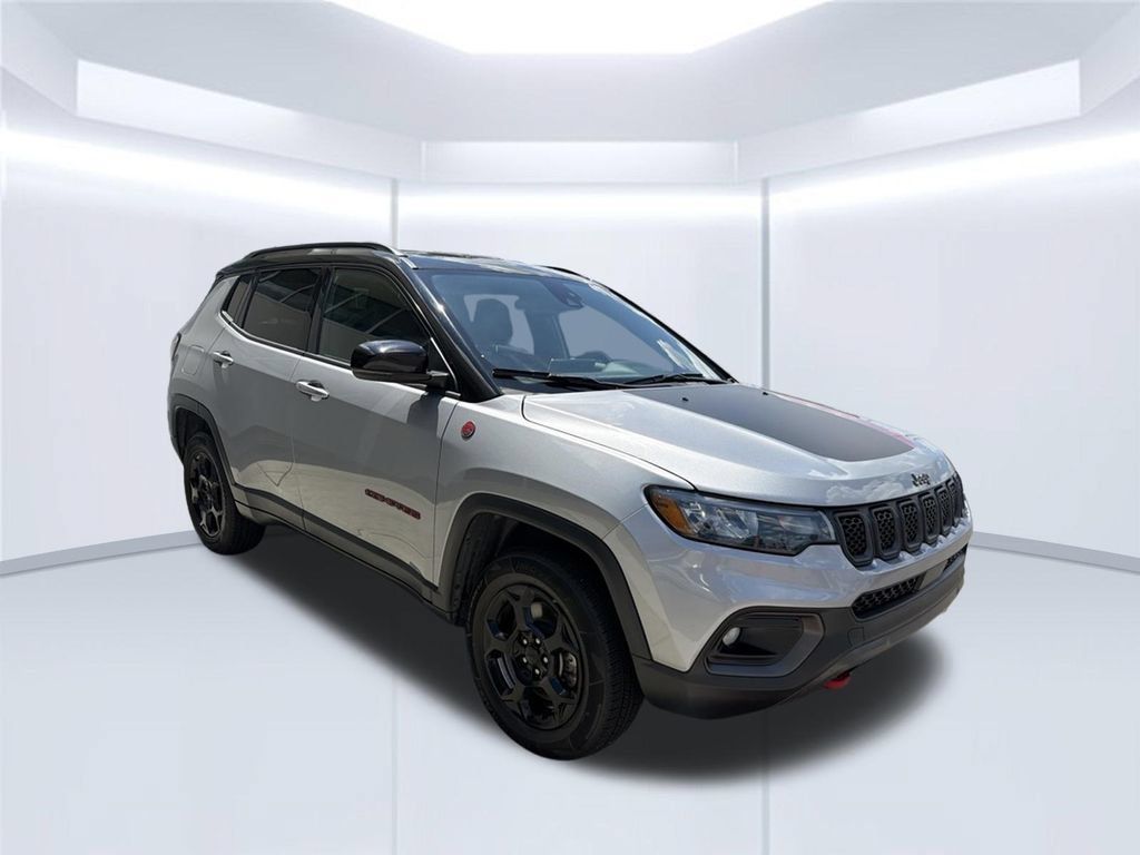 Used 2023 Jeep Compass Trailhawk AWD/4WD image 9