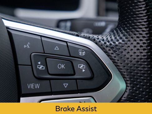 Used 2022 Volkswagen Atlas Cross Sport SEL R-Line image 24