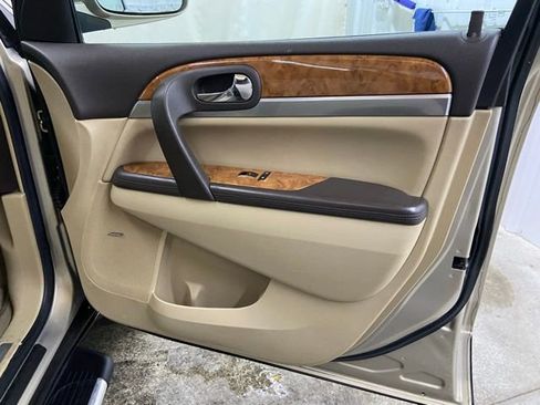 Used 2009 Buick Enclave CXL w/ Entertainment Package #2 image 36