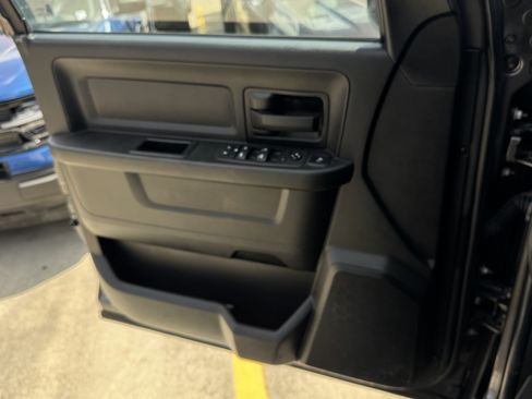 Used 2024 RAM 3500 Tradesman w/ Chrome Appearance Group image 24