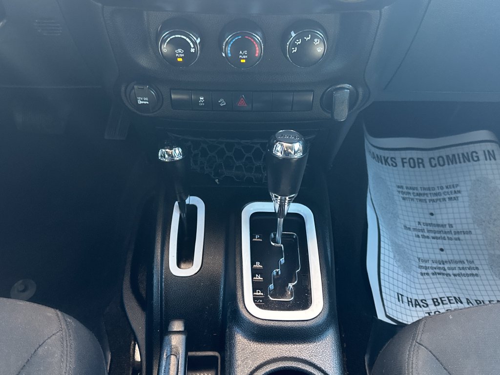 Used 2017 Jeep Wrangler Unlimited Sport w/ Connectivity Group AWD/4WD image 33