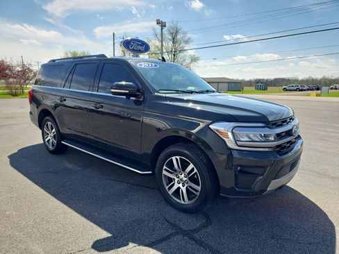 Used 2023 Ford Expedition Max XLT AWD/4WD image 4