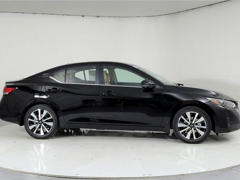 Certified 2025 Nissan Sentra SV w/ SV Premium Package image 2