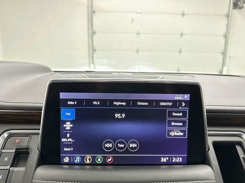 Used 2021 Chevrolet Suburban Premier image 37