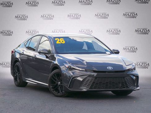 Used 2026 Toyota Camry SE FWD image 2