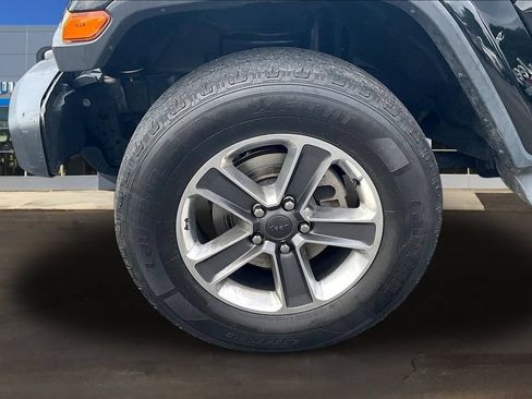 Used 2020 Jeep Wrangler Unlimited Sahara AWD/4WD image 33
