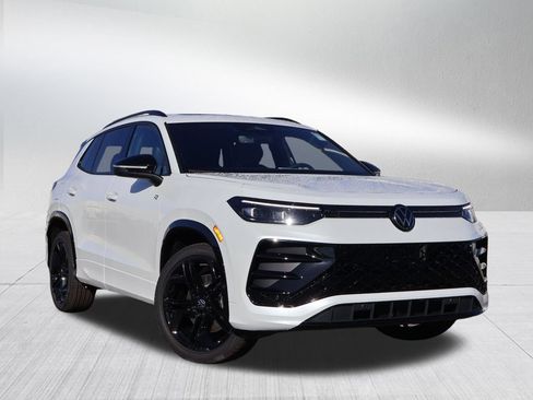 New 2026 Volkswagen Tiguan SE R-Line AWD/4WD image 1