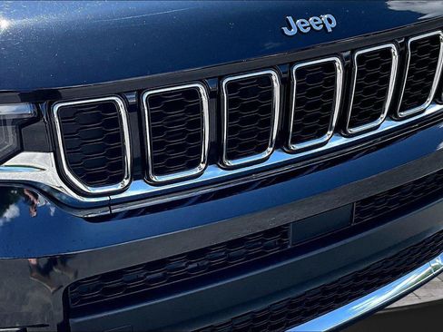 Certified 2021 Jeep Grand Cherokee L Limited AWD/4WD image 29