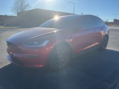 Used 2023 Tesla Model X Plaid image 7