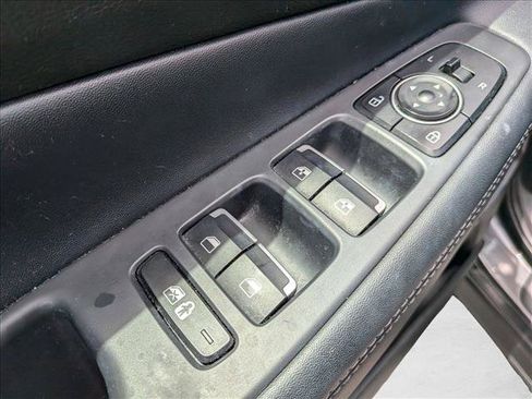 Used 2022 Hyundai Santa Fe SEL w/ Convenience + Premium Package FWD image 11