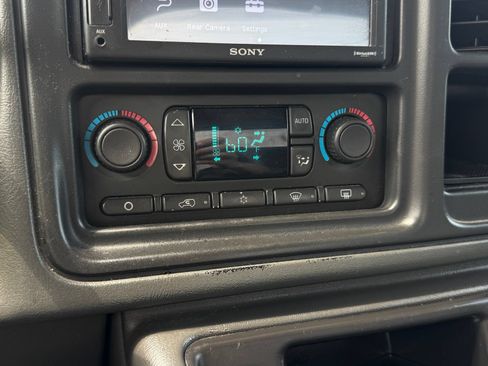 Used 2006 Chevrolet Silverado 1500 LT w/ Onstar Plus Package RWD image 17