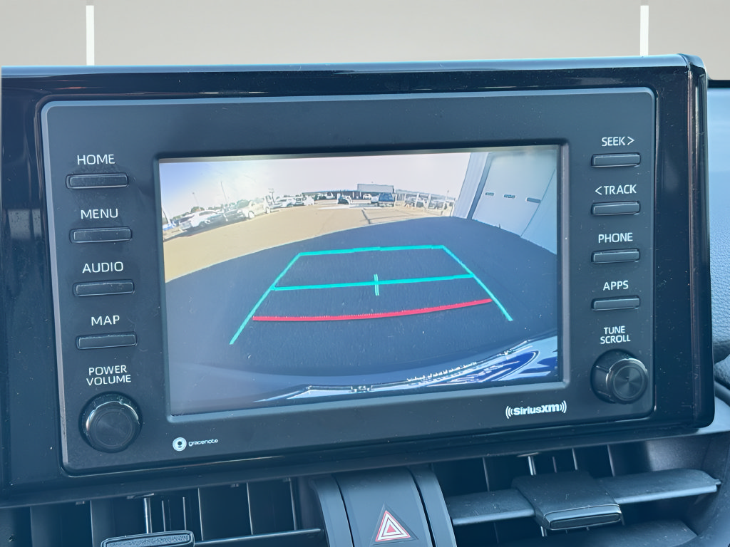 Used 2020 Toyota RAV4 XLE FWD image 18