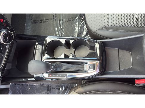 Used 2025 Chevrolet Trax LT w/ LT Convenience Package FWD image 18